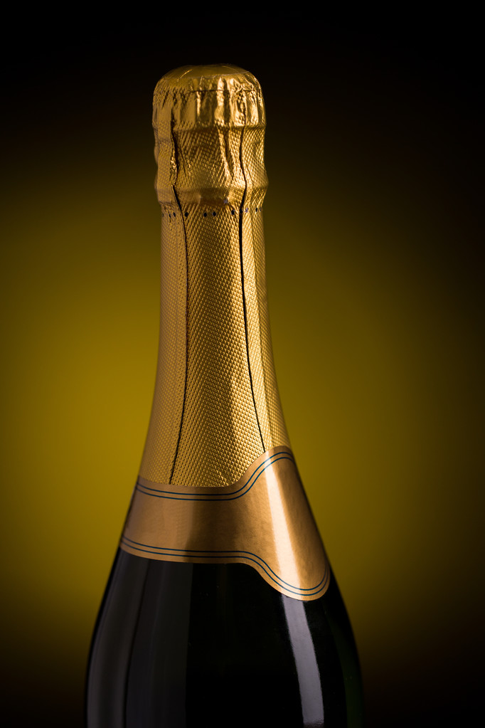 close up of champagne bottle with blank label - Photo, Image