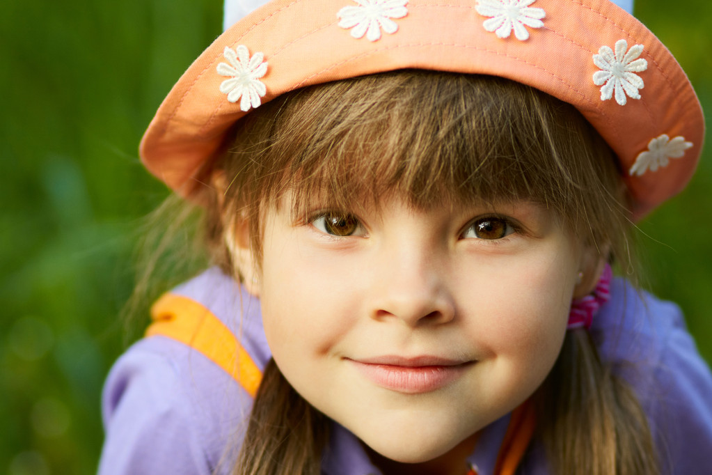 Portret dziewczyny w kapeluszu - Zdjęcie, obraz