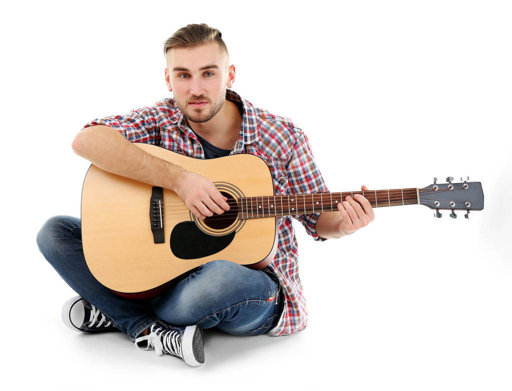 młody muzyk z gitara - Zdjęcie, obraz