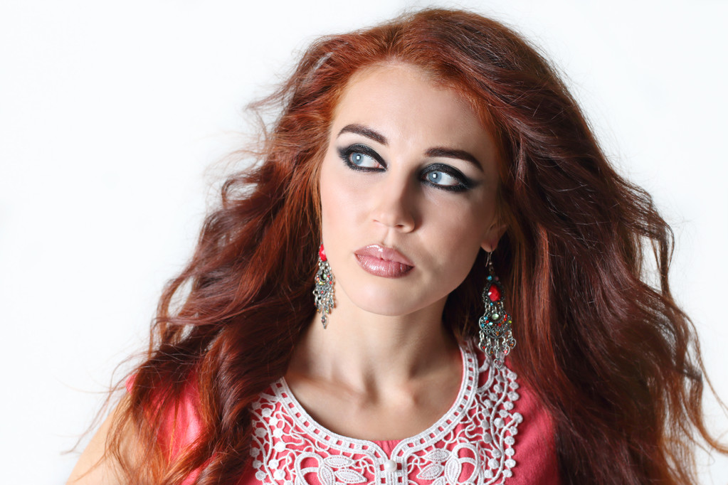 Ritratto bella giovane ragazza con i capelli rossi
 - Foto, immagini