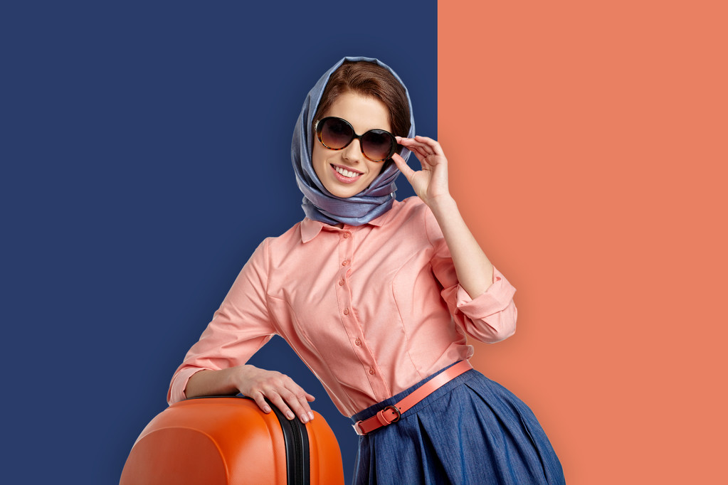 Mujer de moda en bufanda
 - Foto, Imagen