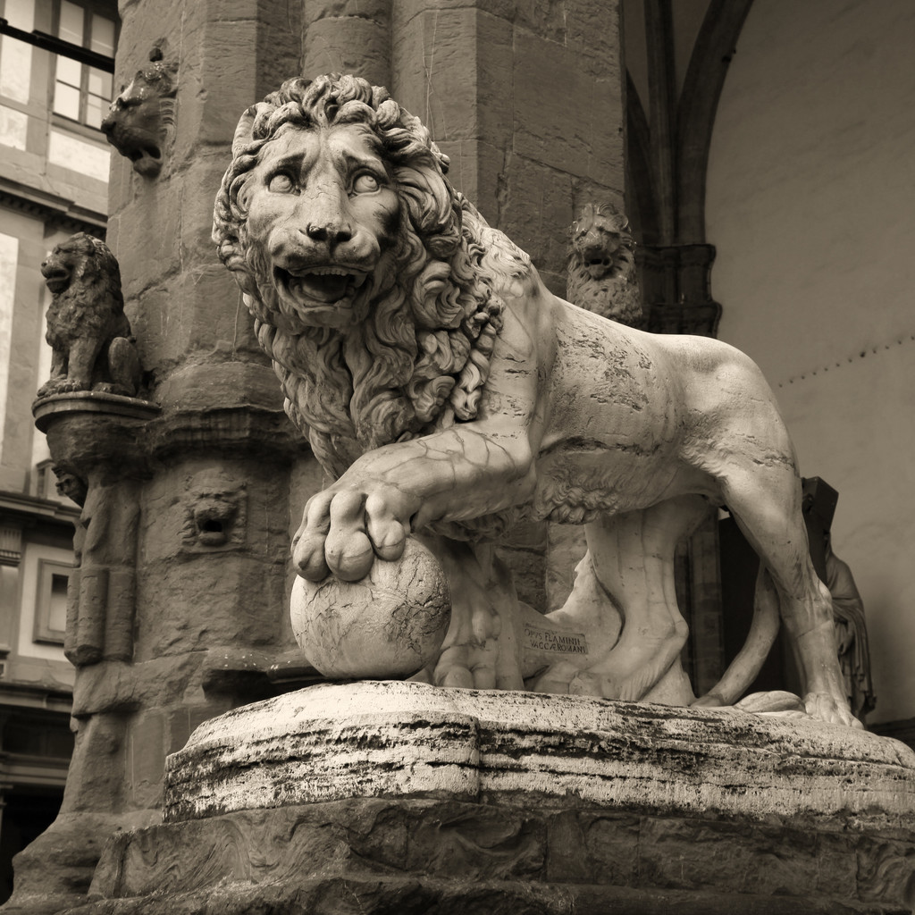 Lion Médicis sur la place Signoria à Florence, Italie
 - Photo, image