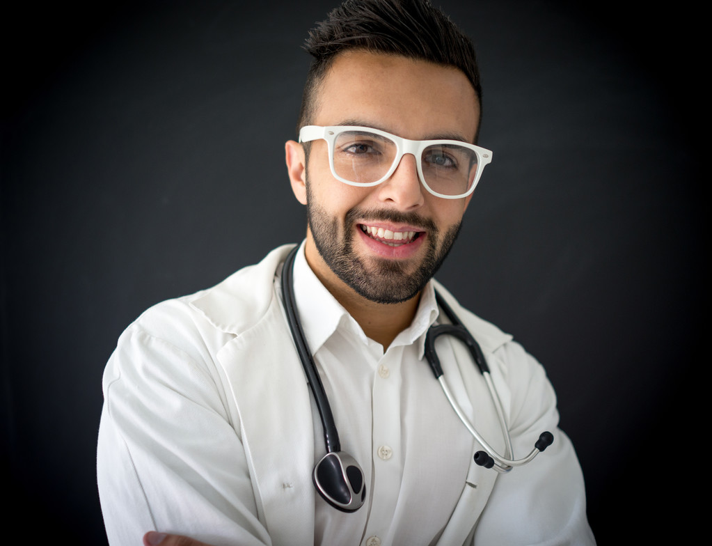 Guapo joven doctor
 - Foto, Imagen