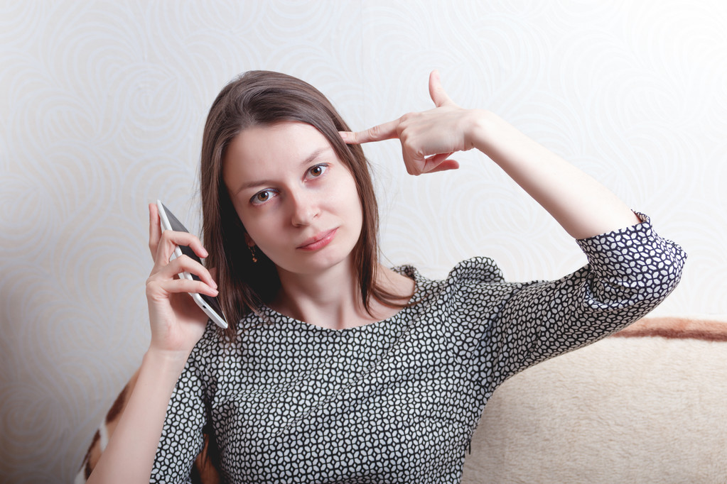 Retrato de una hermosa mujer adulta hablando en su móvil
 - Foto, Imagen