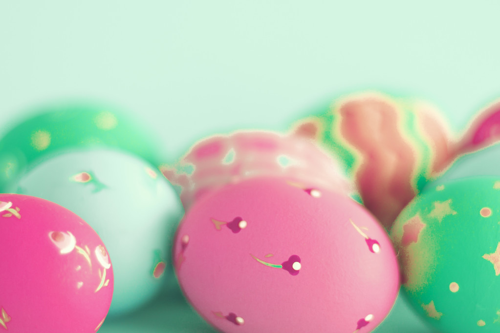 Huevos de Pascua de color caramelo
 - Foto, Imagen