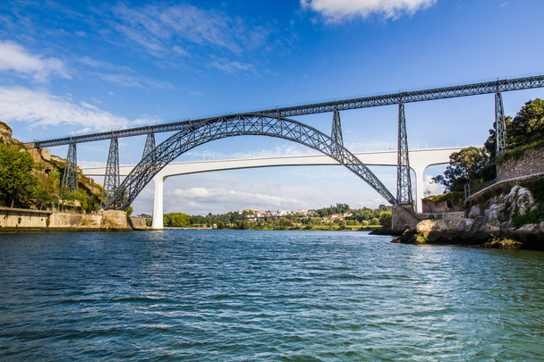 Ponts métalliques et à poutres, Porto, Rivière, Portugal
 - Photo, image