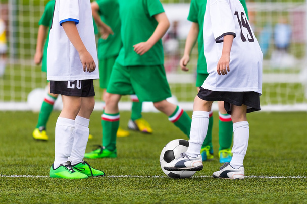 Partido de fútbol para niños. Entrenamiento y fútbol soccer tourna
 - Foto, Imagen