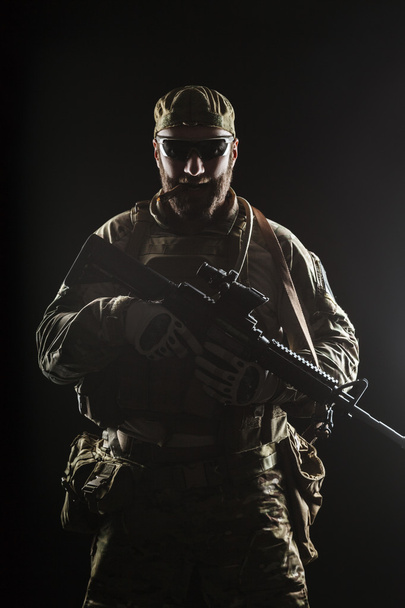 US Army soldier smoking - Valokuva, kuva