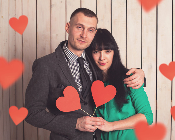 Paar mit rotem Herz - Foto, Bild
