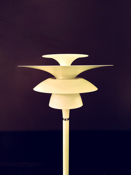 Lámpara de pie de estilo retro
 - Foto, Imagen