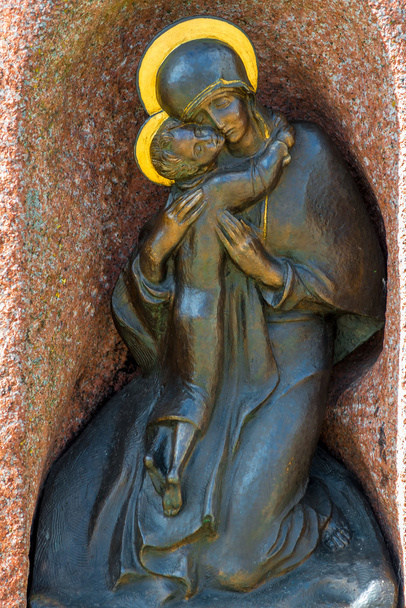 Icône en bronze de la Mère de Dieu
 - Photo, image