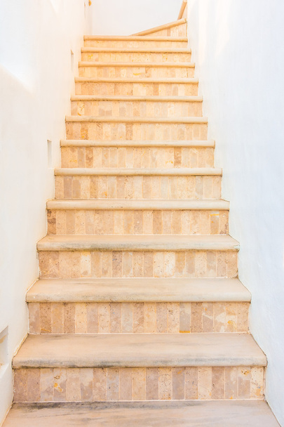 Escaliers en béton avec style marocain
 - Photo, image