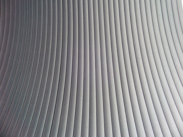 El techo de hojas de aluminio
 - Foto, Imagen