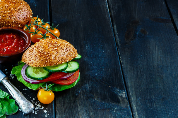 Vegan burger with vegetables - Fotografie, Obrázek