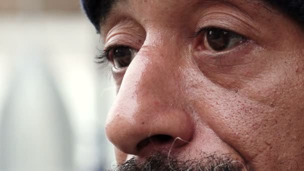 asian homeless begging for money - Video, Çekim