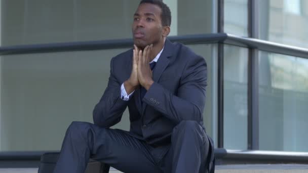 Sad young black businessman - Felvétel, videó