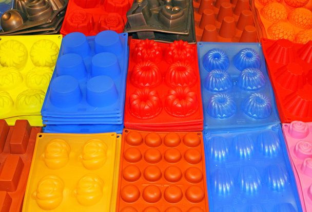 Tigelas coloridas e moldes de silicone resistentes para venda
 - Foto, Imagem