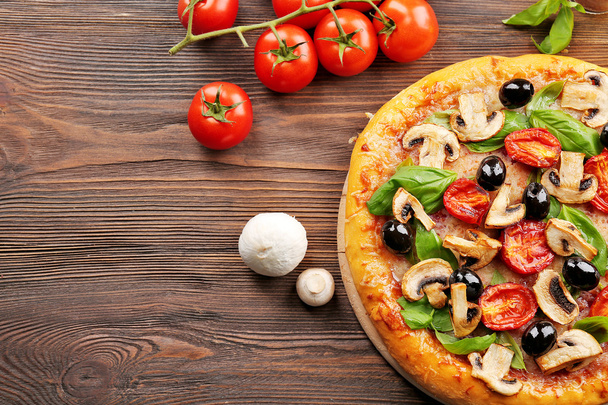 Delicious tasty pizza with ingredients - Foto, Imagem
