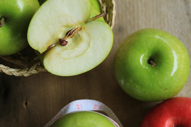 tuoreet omenanvihreät hedelmät
 - Valokuva, kuva
