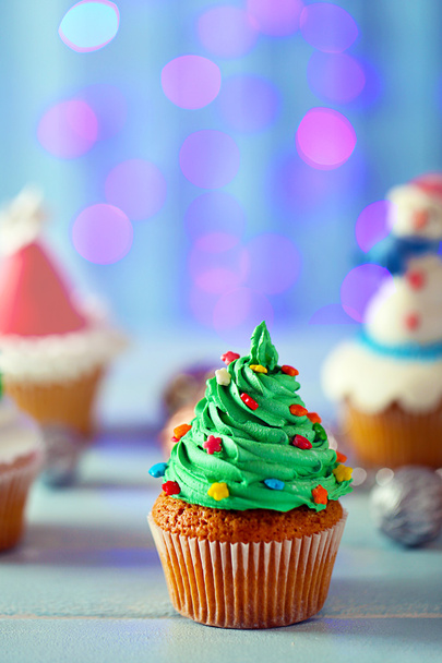 Colorful Beautiful Christmas cupcakes - 写真・画像