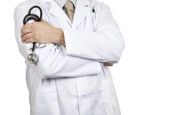 Nahaufnahme eines Arztes mit seinem Stethoskop - Foto, Bild