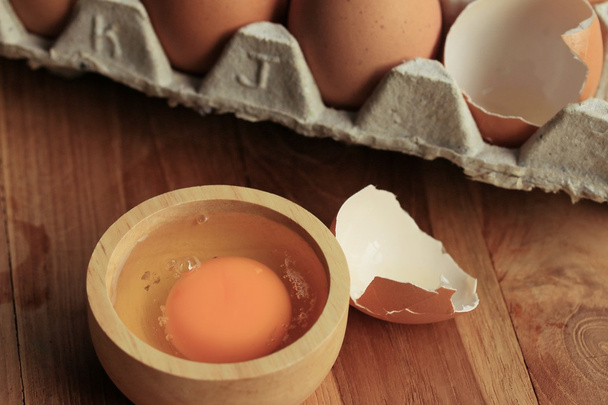taze yumurta sarısı yumurta kutusu - Fotoğraf, Görsel