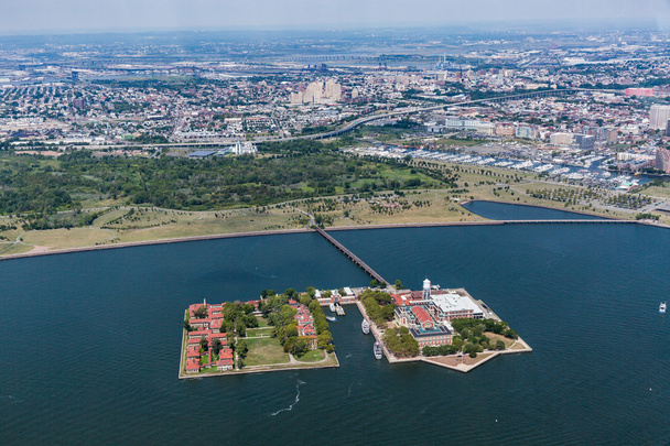 Ellis Island z helikoptera, New Jersey, sierpnia 2015 - Zdjęcie, obraz