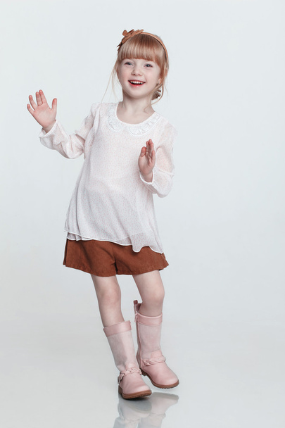 smiling  little girl posing - Fotoğraf, Görsel