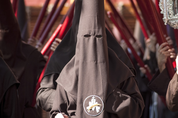 Назаряне в братстве порядка, Пасха в Севилье
 - Фото, изображение