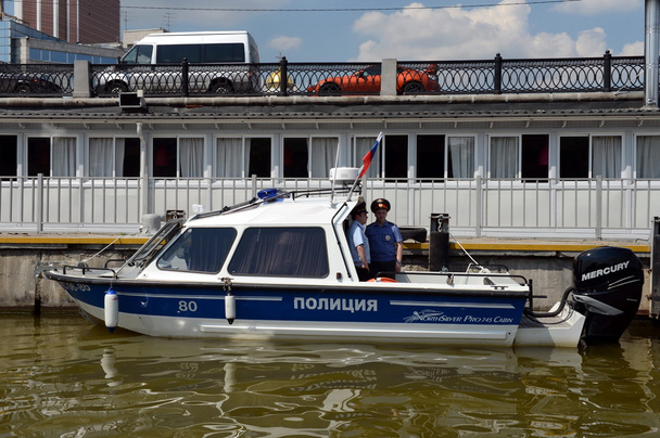 Water police patrol boat on the Moscow River. - Zdjęcie, obraz