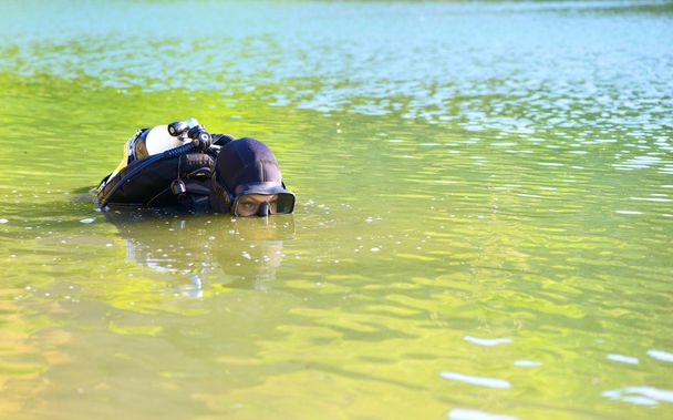 subacquea donna in acqua
 - Foto, immagini