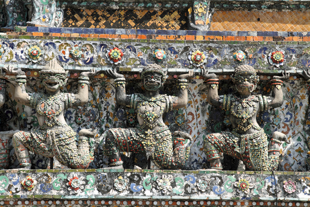 Wat Arun (Templo del Amanecer) en Bangkok, Tailandia
 - Foto, imagen