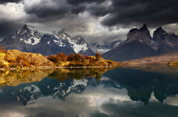 Torres del Paine Ulusal Parkı 'nda gün doğumu - Fotoğraf, Görsel