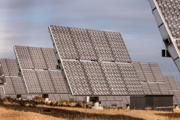 Pola paneli słonecznych gromadzenia energii - Zdjęcie, obraz
