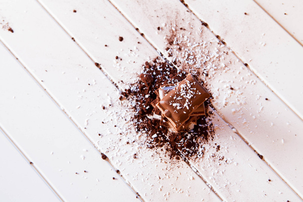 Cocoa powder and chocolate - Фото, зображення
