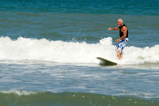 Surfista senior
 - Foto, imagen