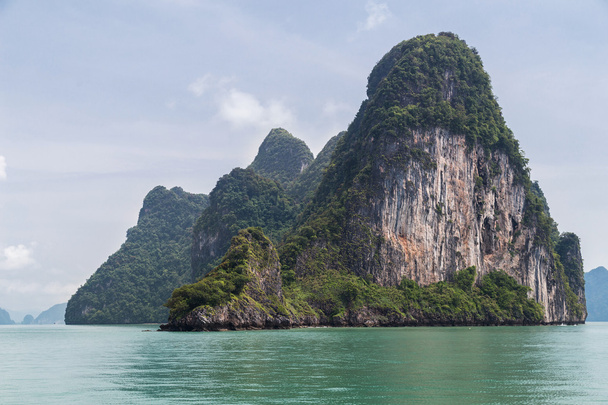 Вапнякові скелі островів Андаманського моря, затоку Пханг Нга, Таїланд - Фото, зображення