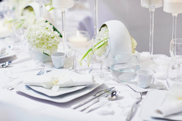Beautidul table set for wedding reception - Foto, Bild