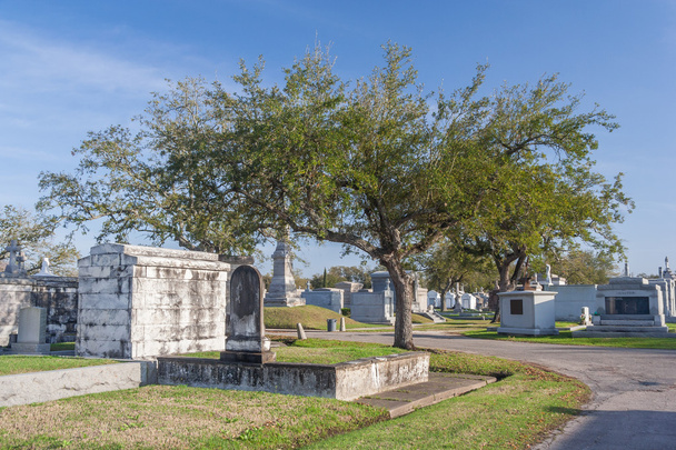 Cemitério clássico colonial francês em Nova Orleães, Louisiana
 - Foto, Imagem