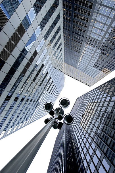 大都市で高層オフィスビル - 写真・画像