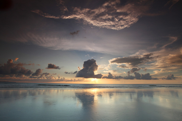 Zonsondergang op Bali - Foto, afbeelding