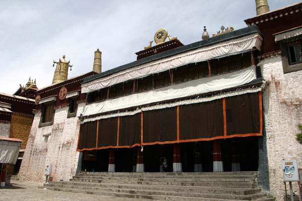 Monasterio de Será en el Tíbet, República Popular China
 - Foto, Imagen