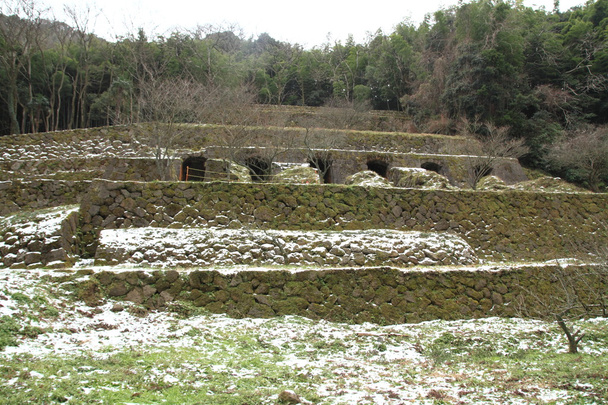 Ruines de la raffinerie de Shimizudani dans la mine d'argent Iwami ginzan, Shimane, Japon
 - Photo, image