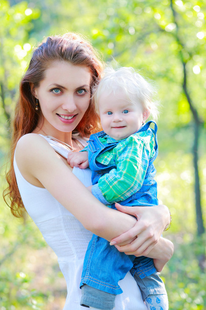 Maman avec un enfant
 - Photo, image