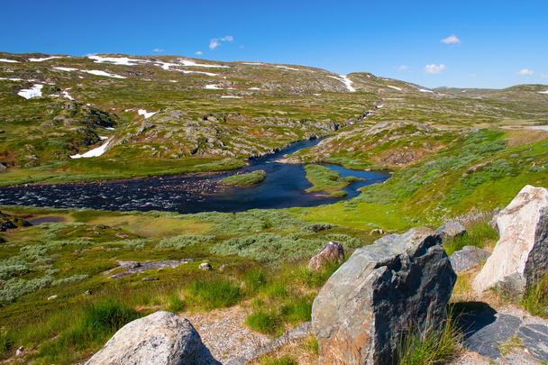 Norwegia. Wygląd po podróży przez przełęcz w górach - Zdjęcie, obraz