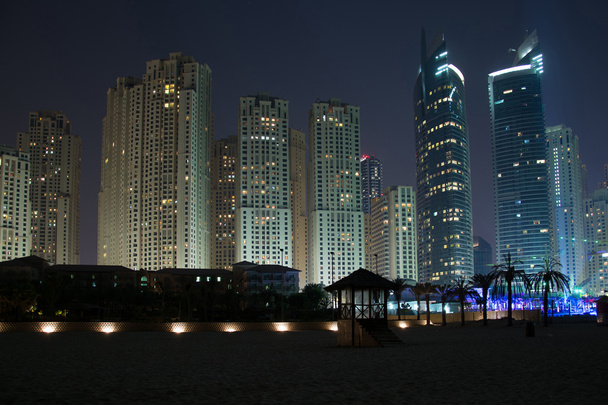 Dubai yöllä, Arabiemiirikunnat
 - Valokuva, kuva