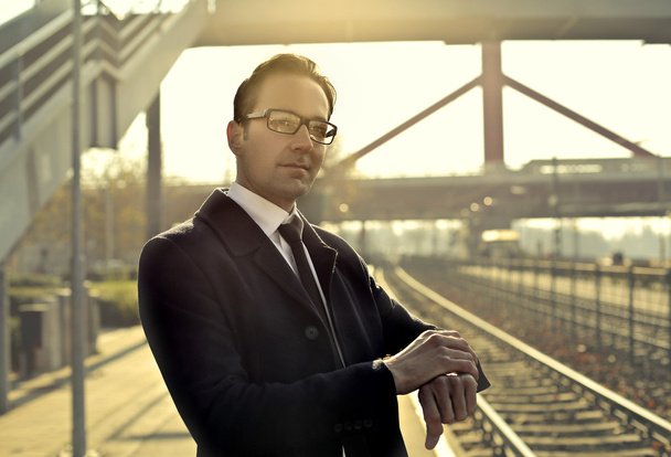 Businessman waiting the train - Valokuva, kuva