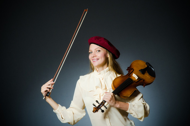 Жінка скрипки гравець в музичній концепції
 - Фото, зображення