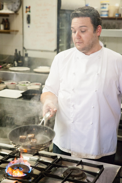 Chef Flambeing boeuf
 - Photo, image
