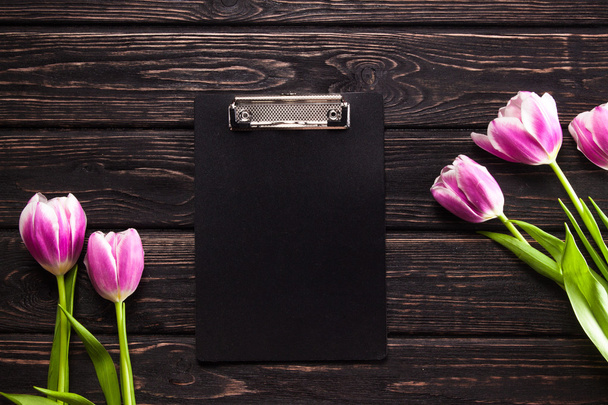 Tulip and clipboard - Foto, afbeelding